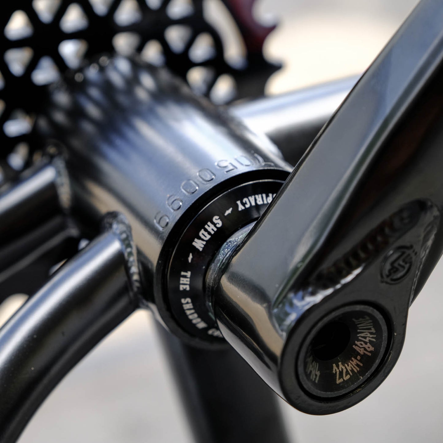 Shadow Stacked Mid Bottom Bracket