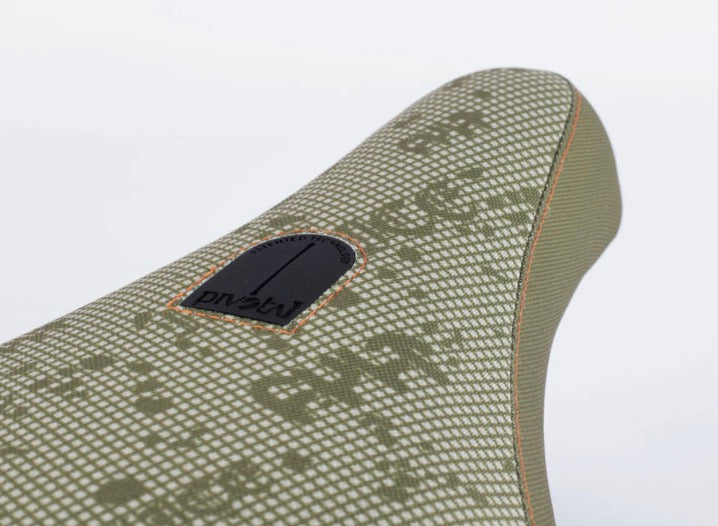 Cult X Malice Pivotal Seat