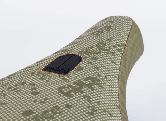 Cult X Malice Pivotal Seat